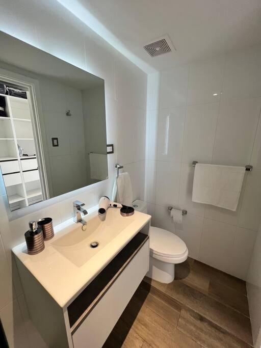 Apartamento 2 Habitaciones, Edificio Airali, Zona 10, Miradolo Guatemala Dış mekan fotoğraf