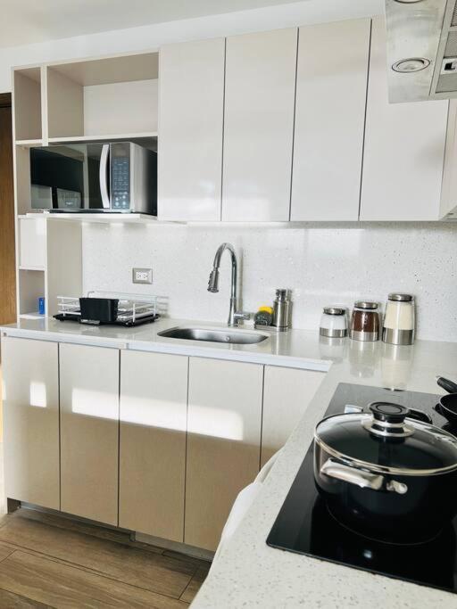 Apartamento 2 Habitaciones, Edificio Airali, Zona 10, Miradolo Guatemala Dış mekan fotoğraf